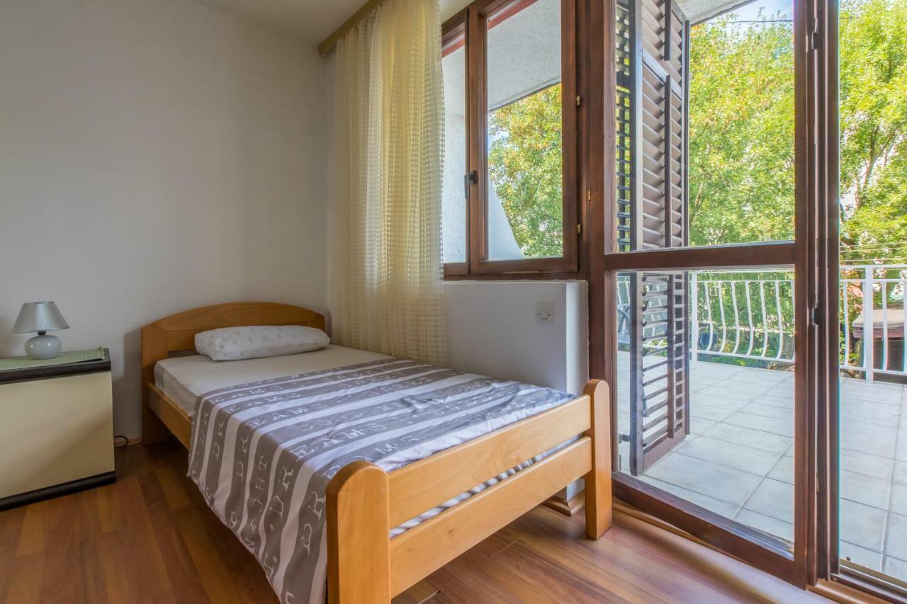 Apartment Dom ยาดราโนโว ภายนอก รูปภาพ