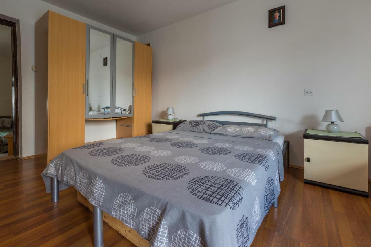 Apartment Dom ยาดราโนโว ภายนอก รูปภาพ